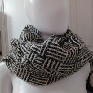 Wool black white multifunctional Woven knit check scarf/wrap with Fringe Unisex